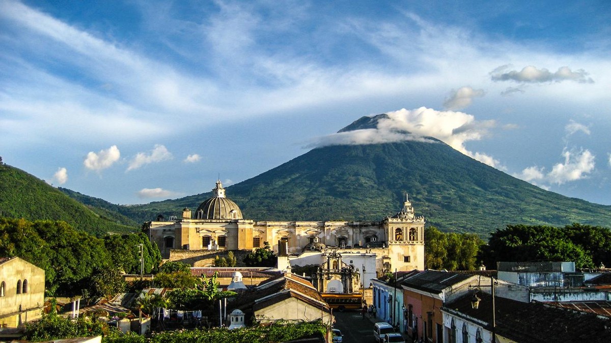 Antigua  | LAT.40