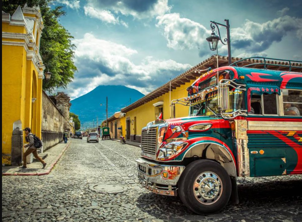 Antigua  | LAT.40