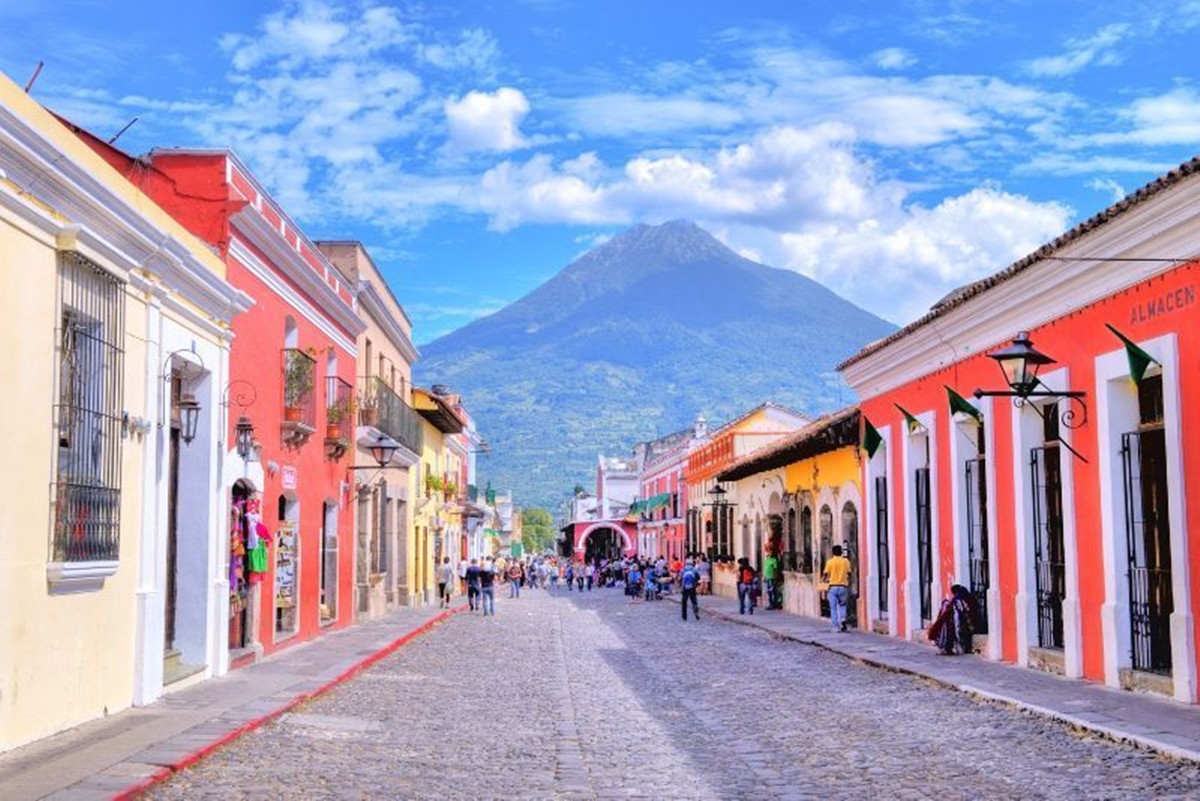 Antigua  | LAT.40