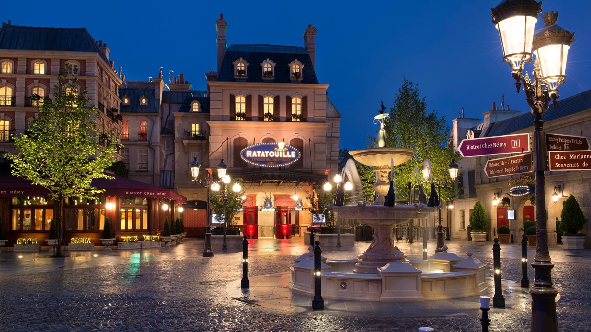 Disneyland Paris | LAT.40