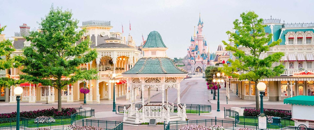 Disneyland Paris | LAT.40