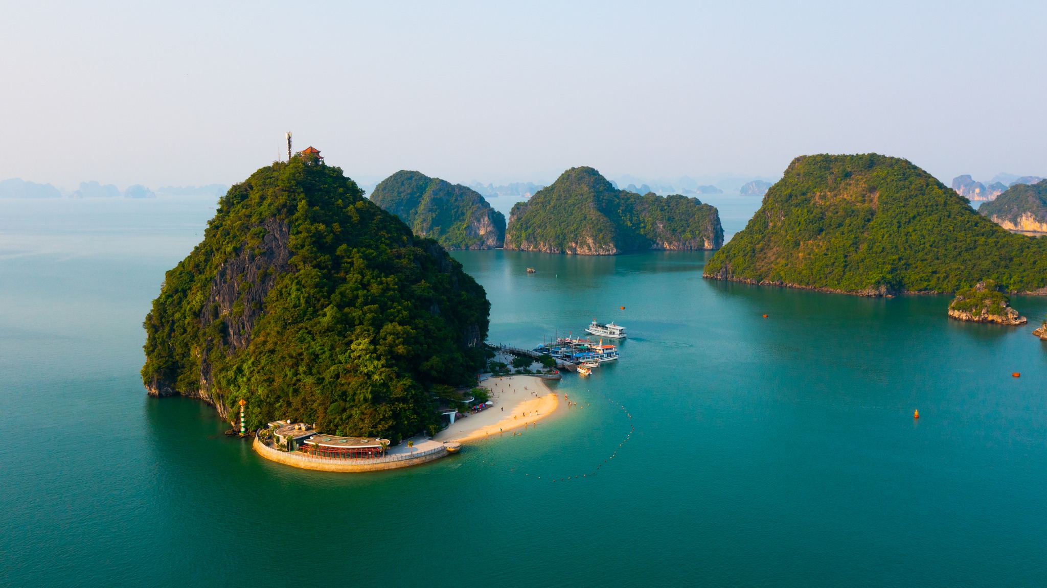 Halong | LAT.40