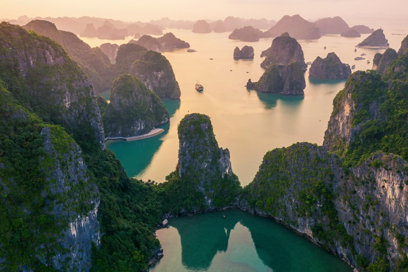 Halong | LAT.40