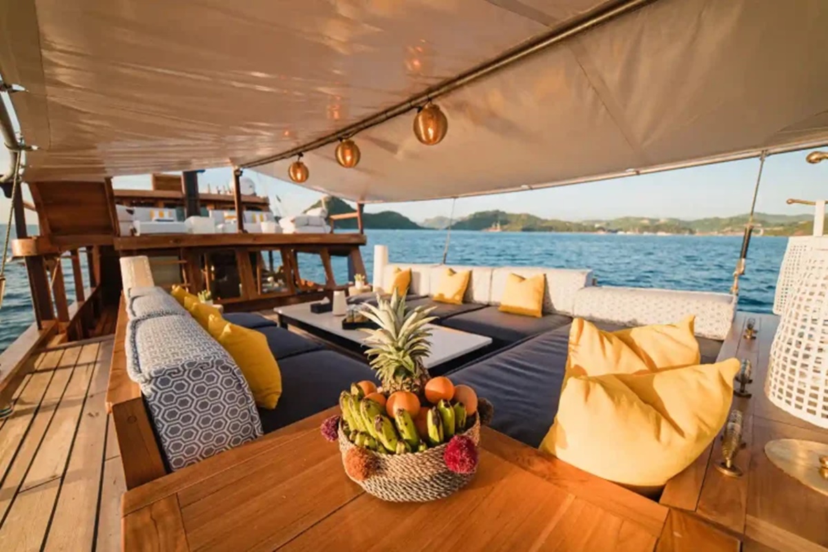 Samara II en Komodo