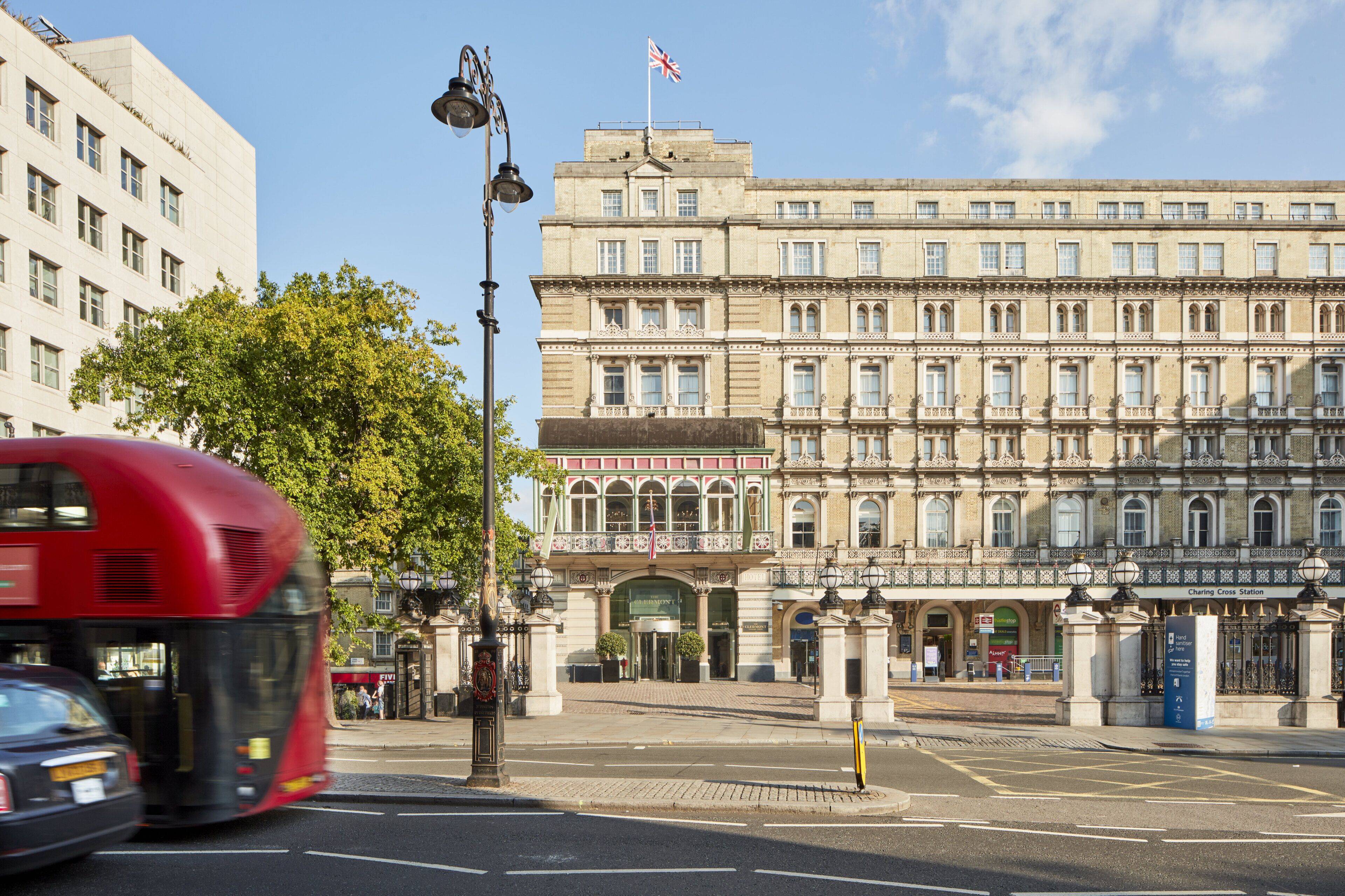 The Clermont London, Charing Cross en su destino