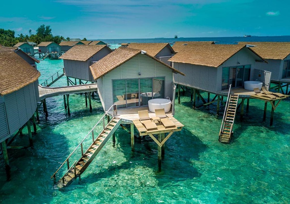 Centara Ras Fushi Resort & Spa Maldives en su destino
