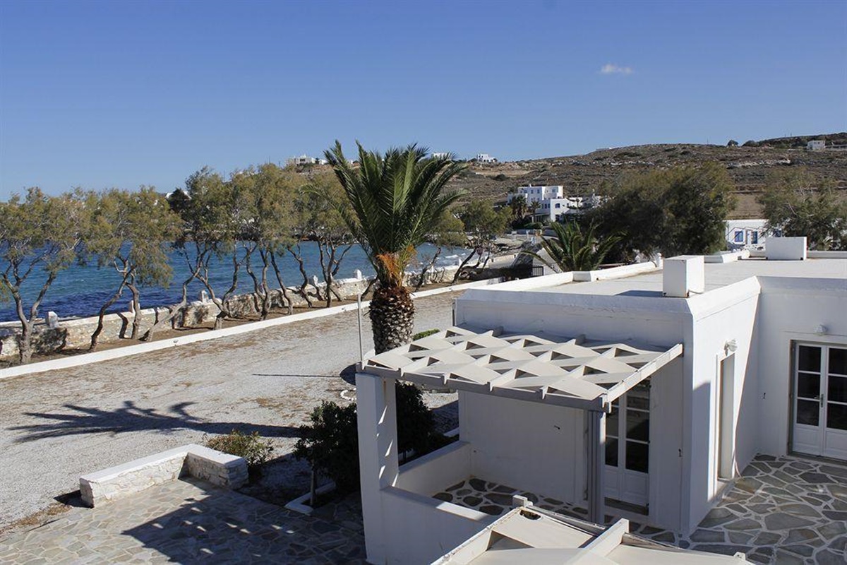 Paros