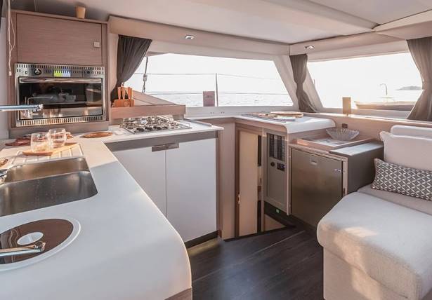 Private Charter Isla 40 en Polinesia Francesa