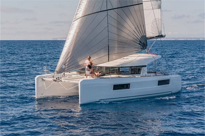 Private Charter Lagoon 40 en Polinesia Francesa