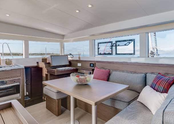 Private Charter Lagoon 40 en Polinesia Francesa