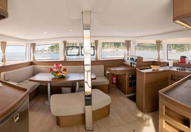 Private Charter Lagoon 42 en Polinesia Francesa
