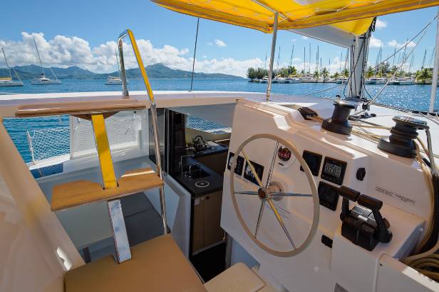 Private Charter Lucia 40 en Polinesia Francesa
