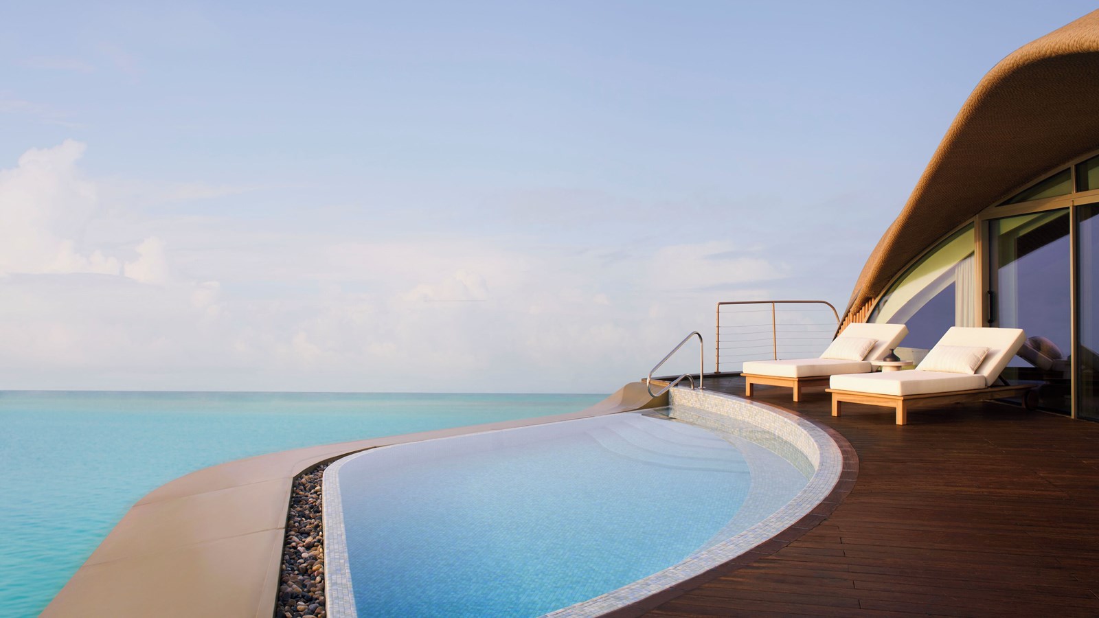 Nujumba, a Ritz Carlton Reserve en mar rojo
