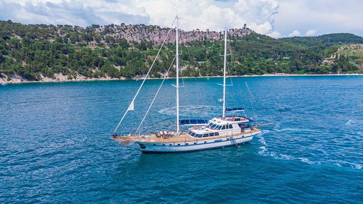 Goleta (30 metros) en Split