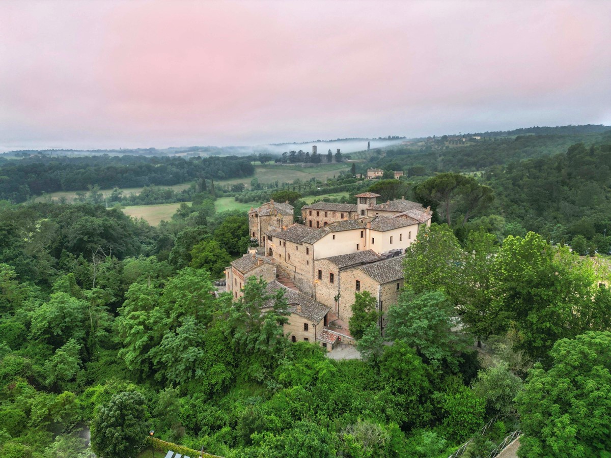 Castel Monastero en su destino