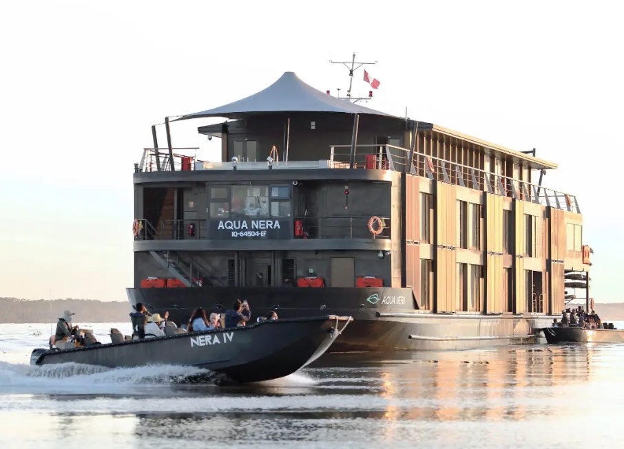 Aqua Nera - Aqua Expeditions | LAT.40