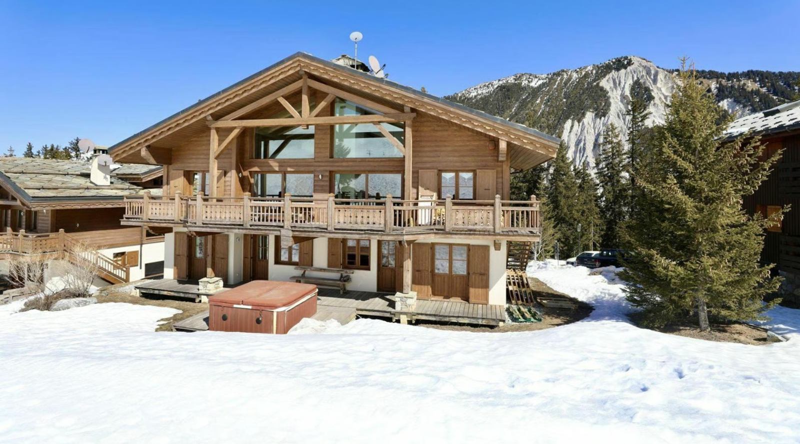 Vacaciones de esquí en familia en Courchevel 1650 diseñado por LAT.40