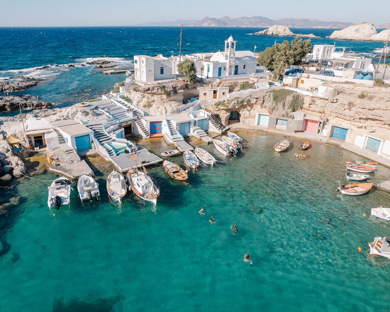 Milos | LAT.40