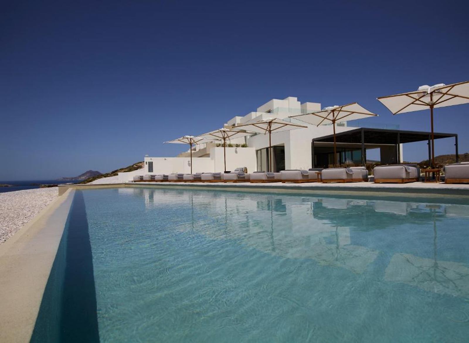Domes White Coast Milos en Milos