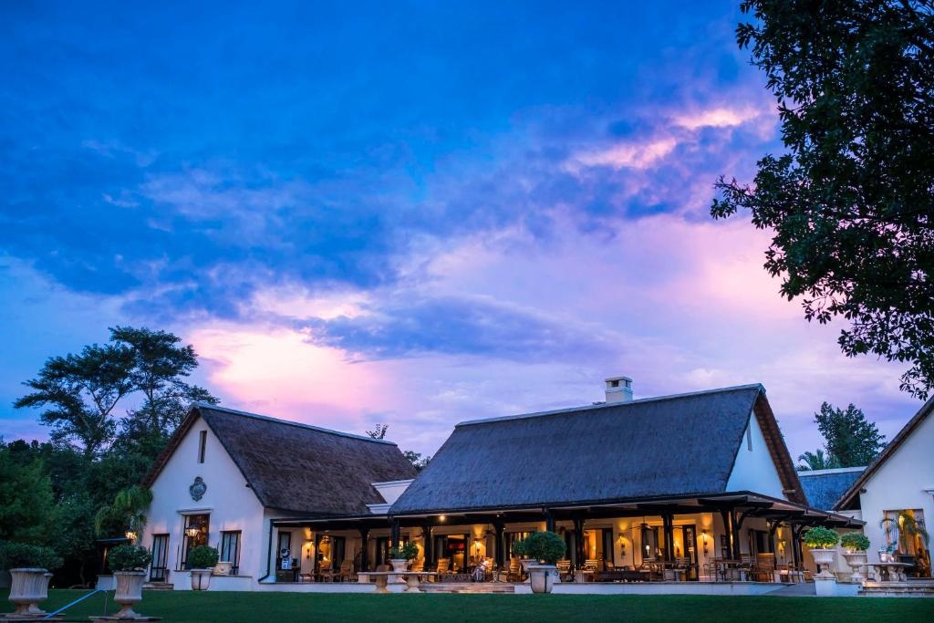Royal Livingstone Victoria Falls Zambia Hotel by Anantara en Livingstone