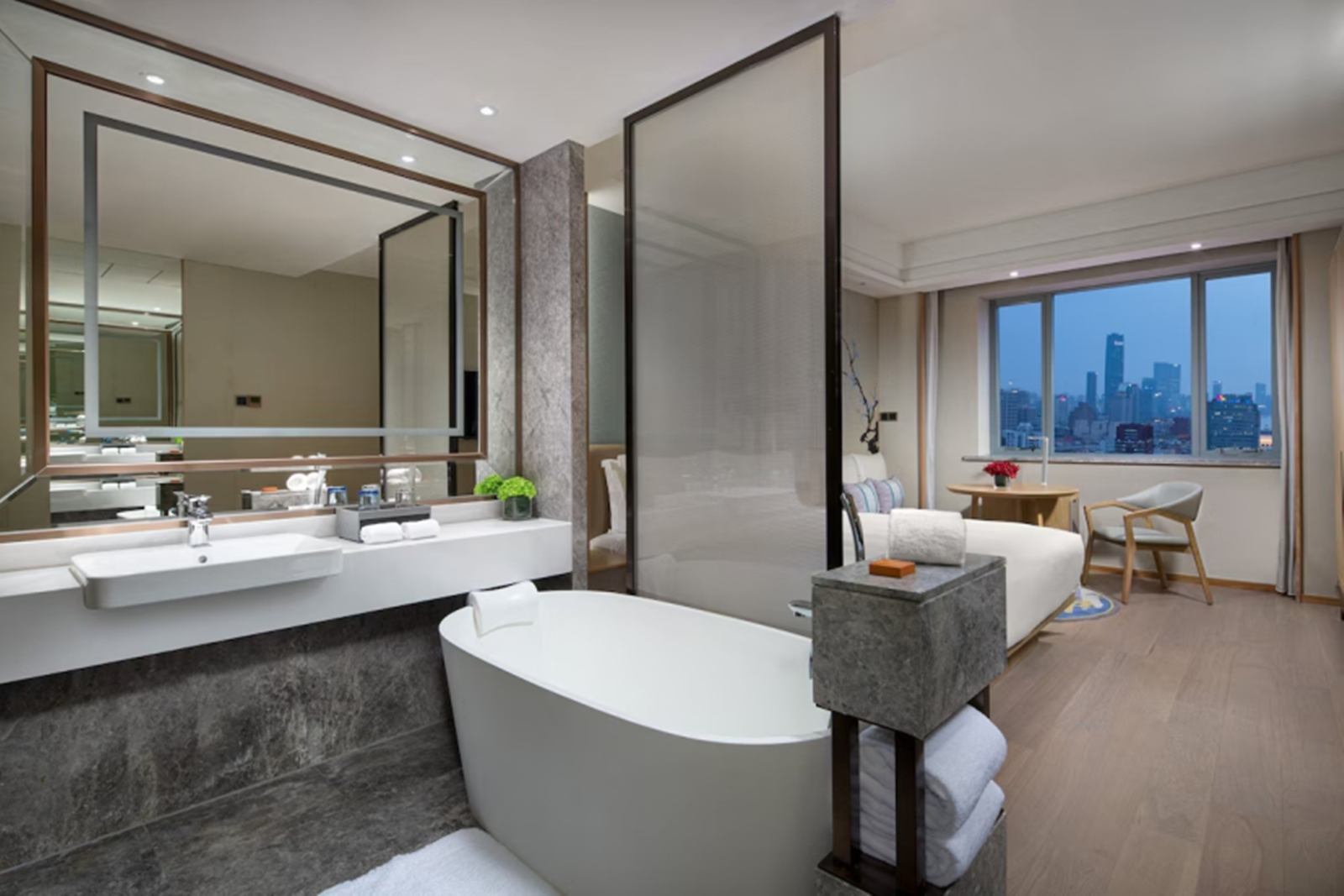 Crowne Plaza Shanghai Nanjing Road by IHG en Shanghai
