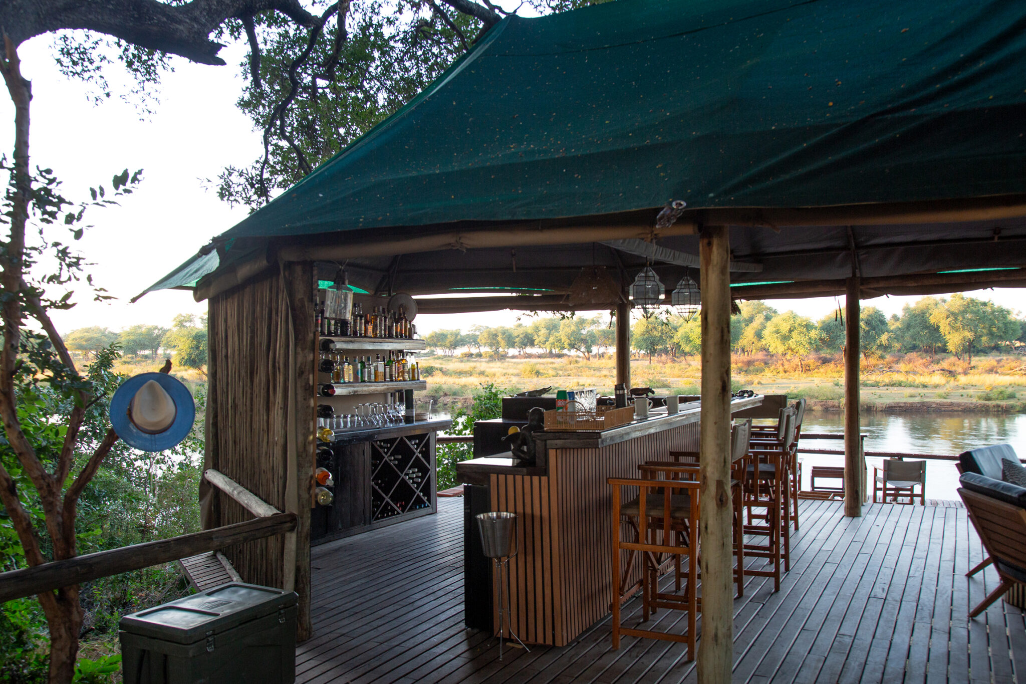 Amanzi zambezi bar area