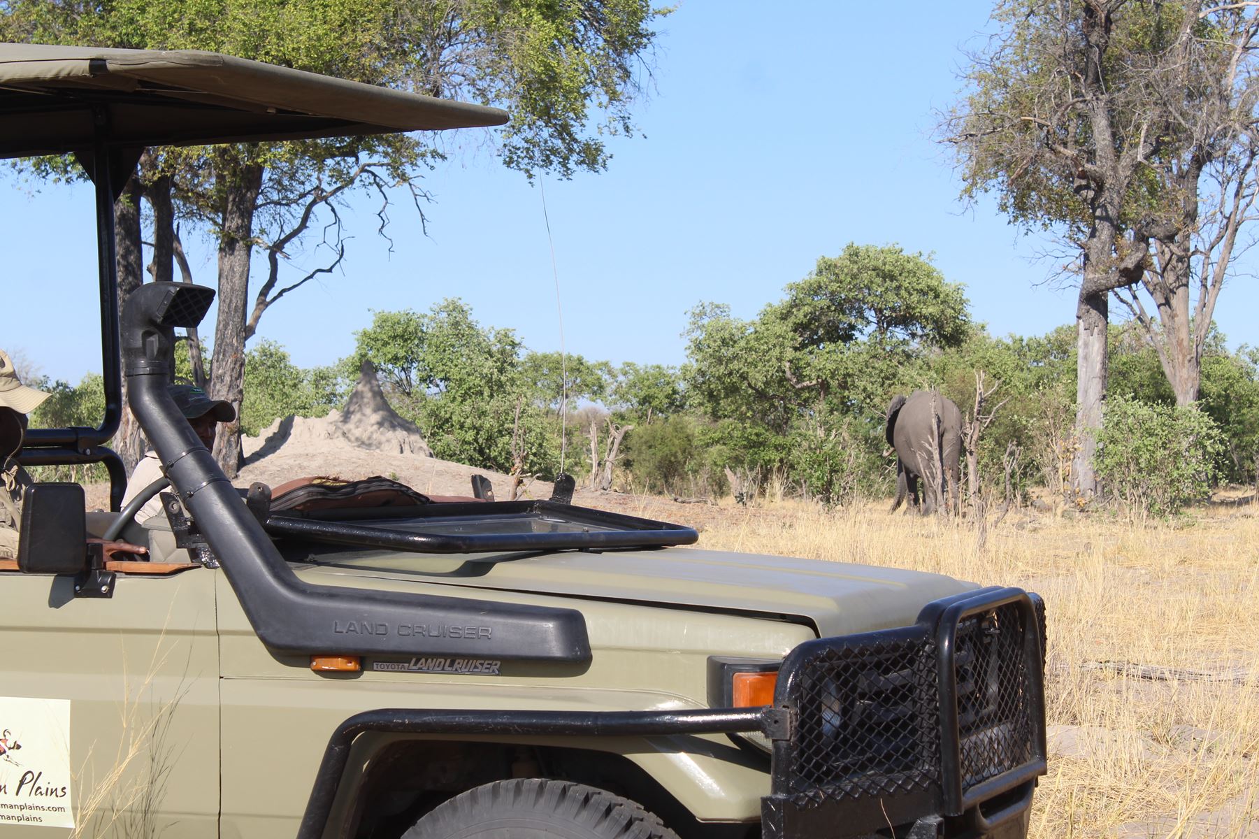 Bushmen Plains – Camp Ola en Delta Okavango