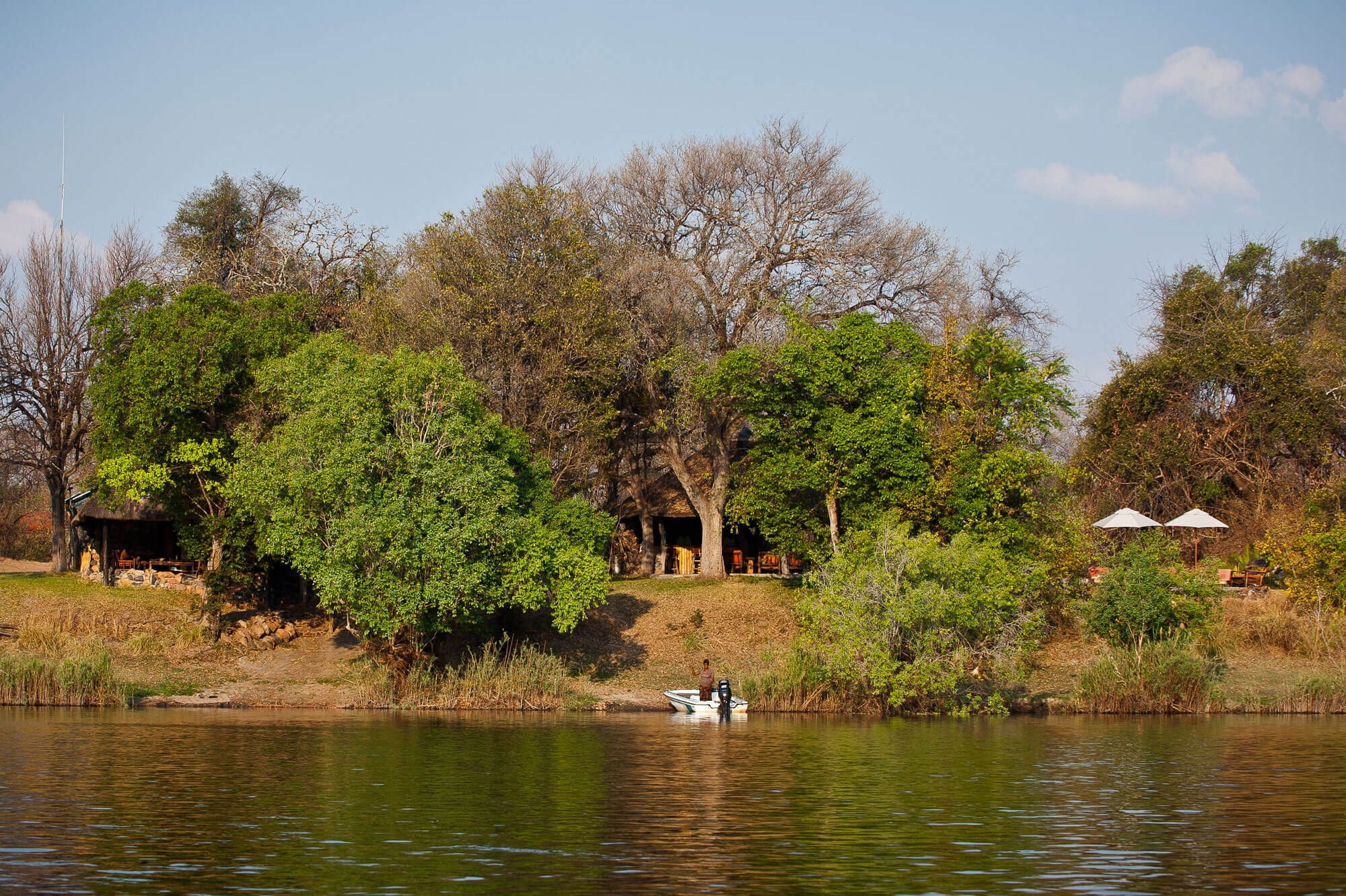 Hippo Lodge en su destino