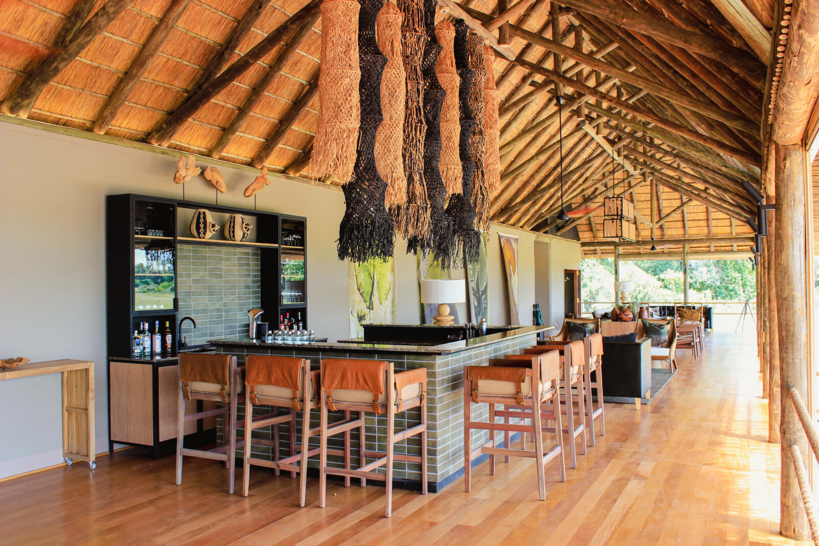 Kanana main bar1