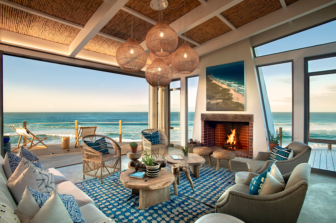 1100x733 0008 02 lekkerwater beach lodge lounge