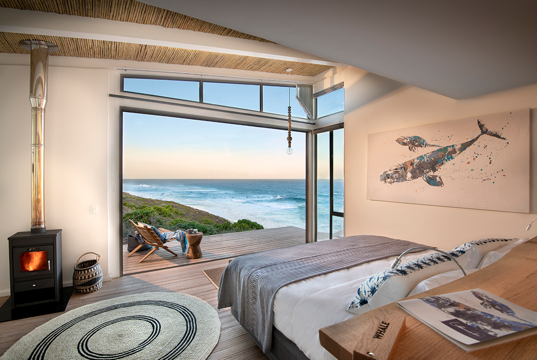 Accommodation 1100x739 0001 05 lekkerwater beach lodge bedroom overlooking the ocean
