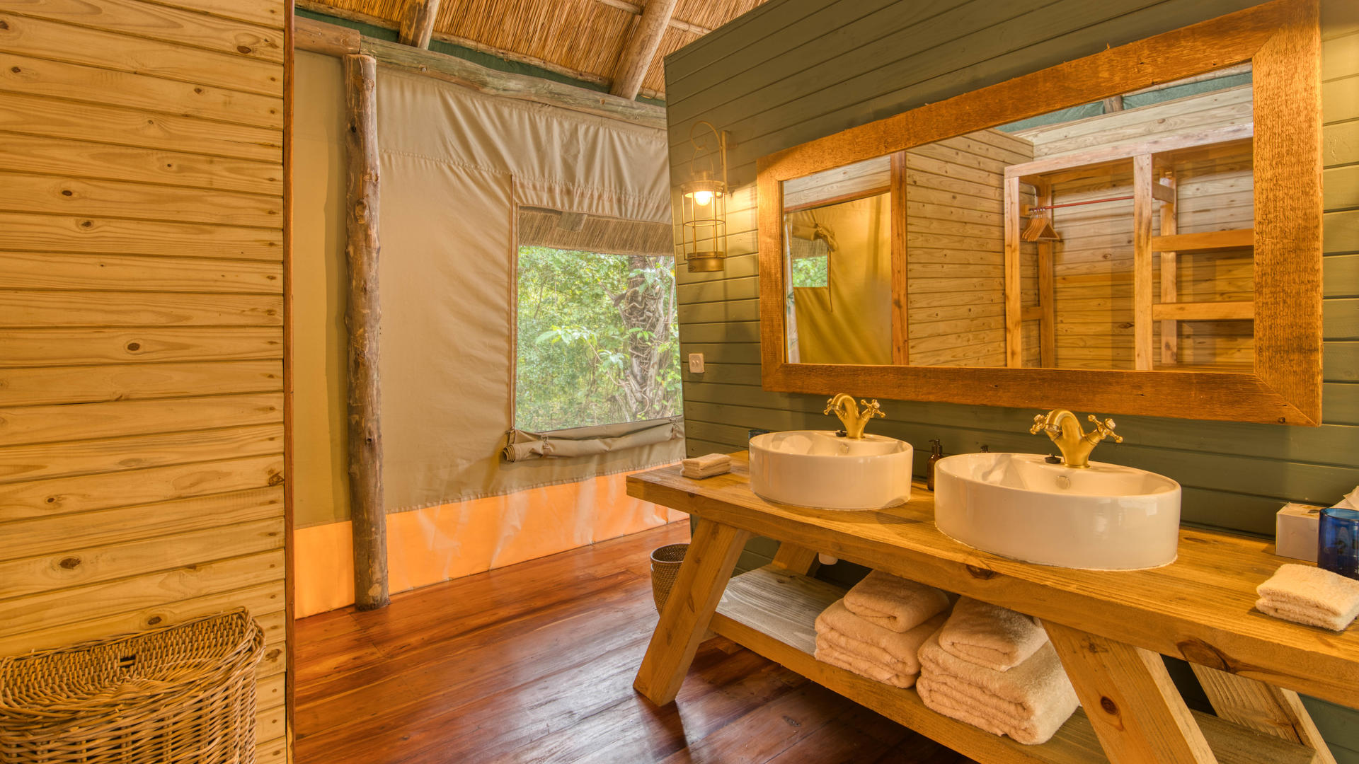 Mm mahale room62