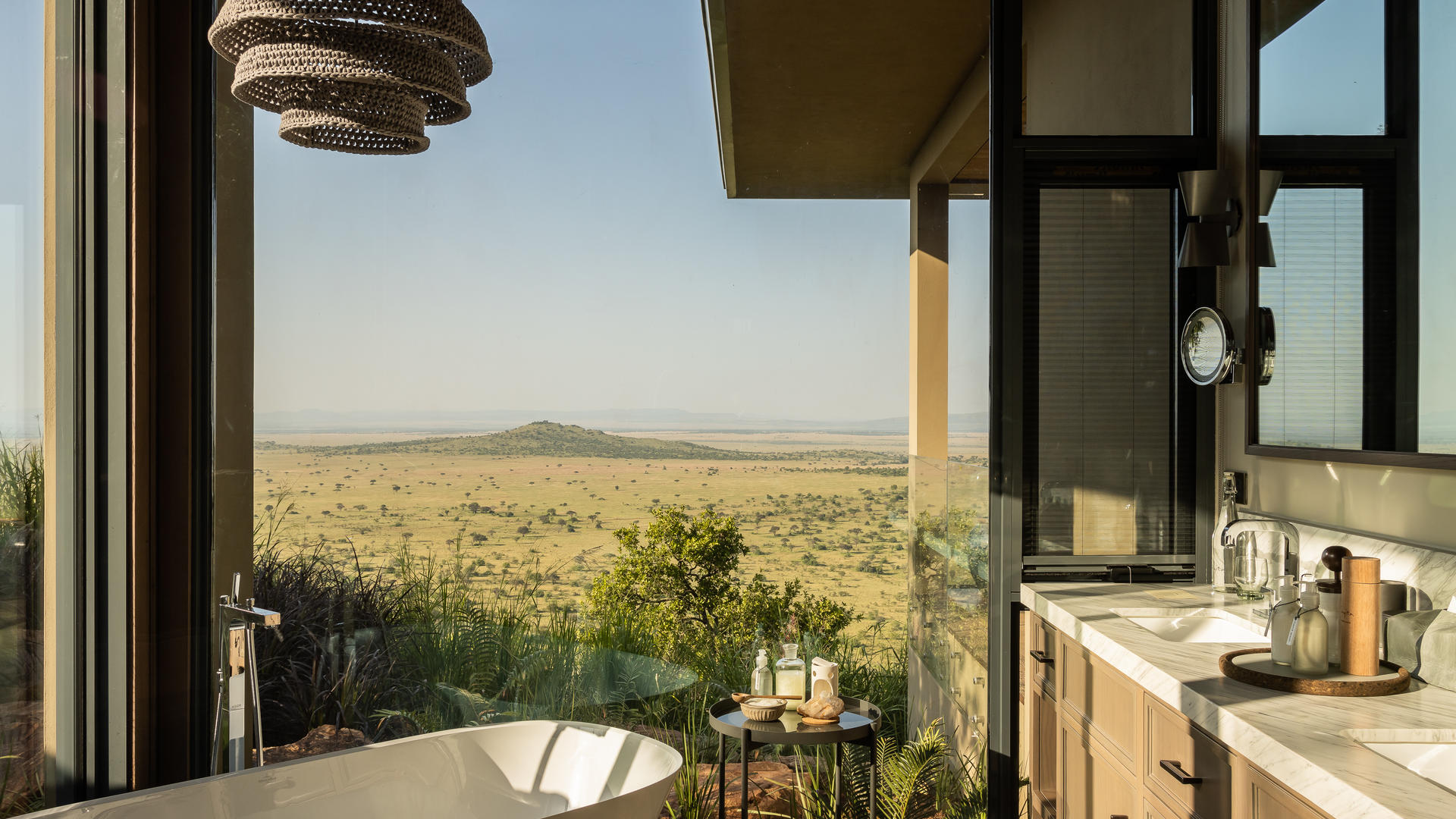 Singita milele junior suite bathroom 1