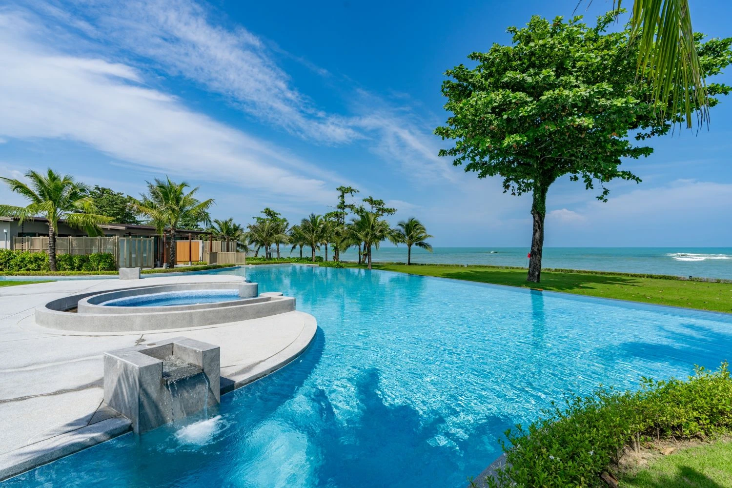 Thelittleshorekhaolak home3