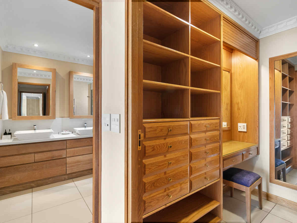 Executive suite 4