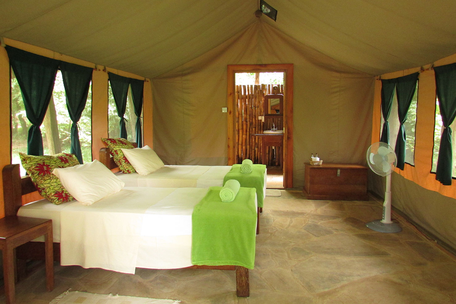 Ensuite tent 1 downsized 4x6 002