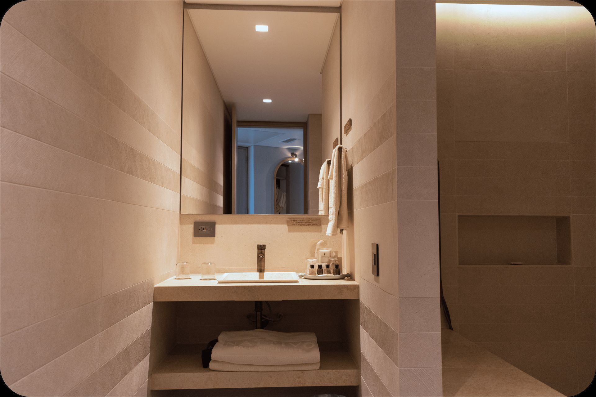 Nattivo+collection+hotel habitaciones junior+suite ban%c3%8c o+3 1920w