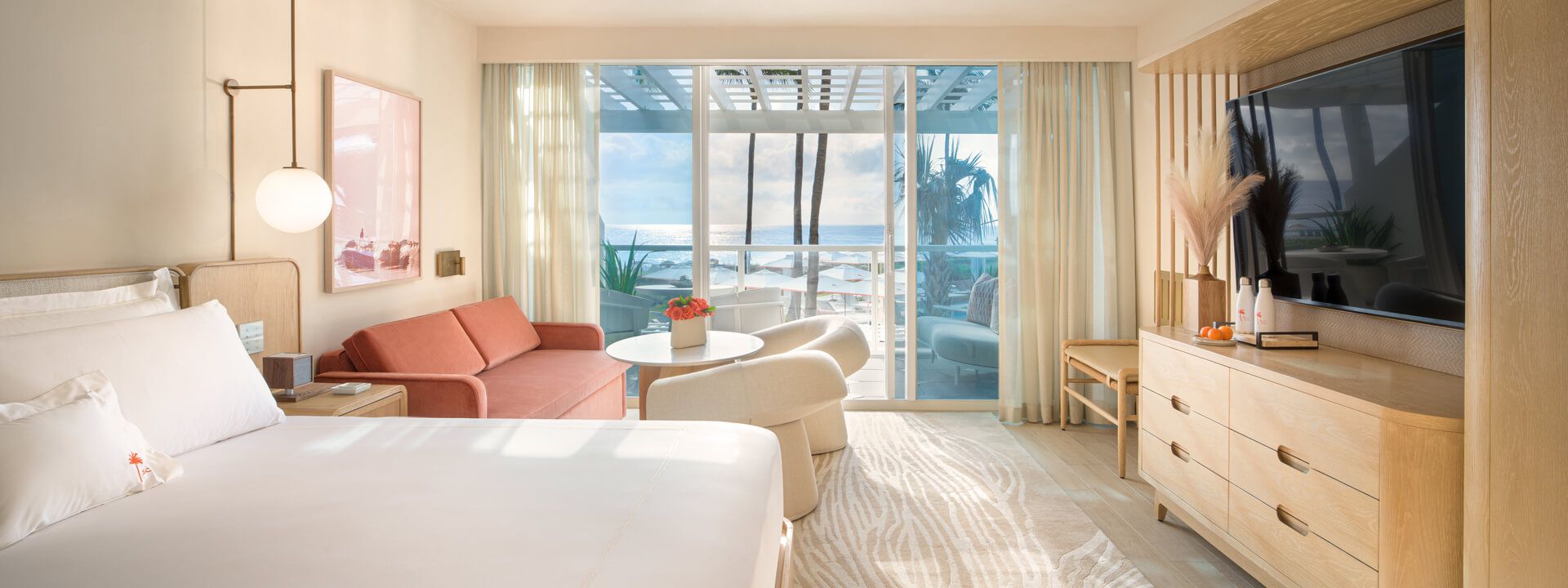 18155tbr room203 king v1 1920x720 f6c7278 1