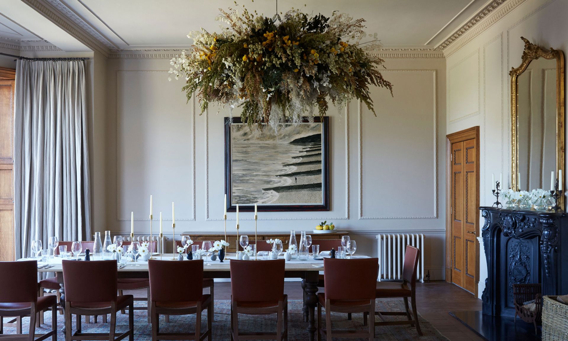 M029a landing feature food drink diningroom