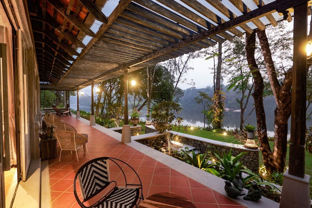 Periyar River Lodge en Thattekad