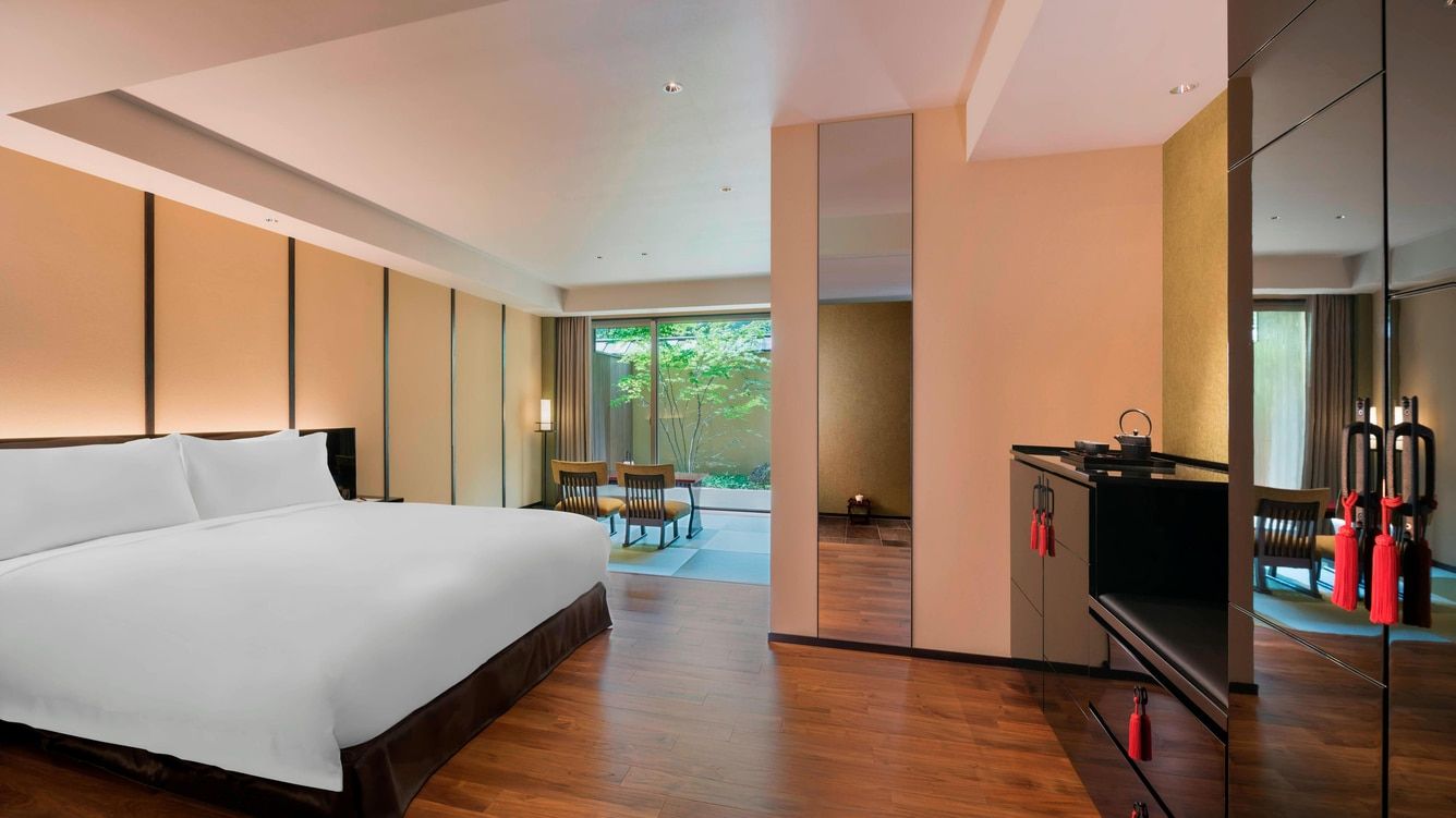 Ukylc king room hor wide