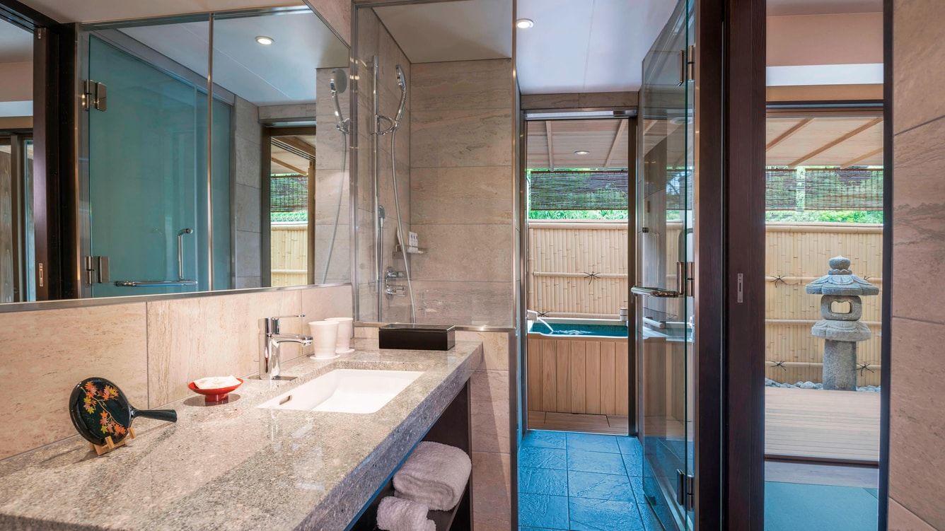 Ukylc yuzunoha bathroom hor wide