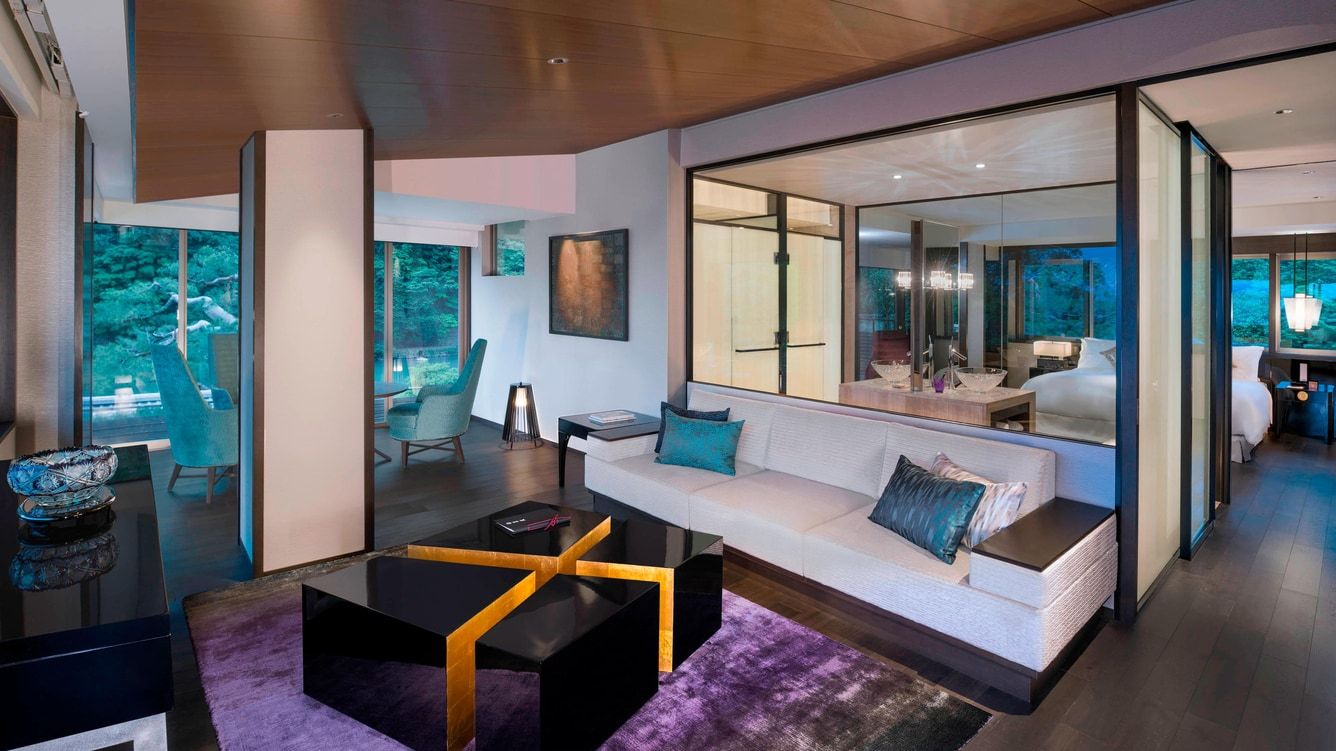 Ukylc suite living hor wide
