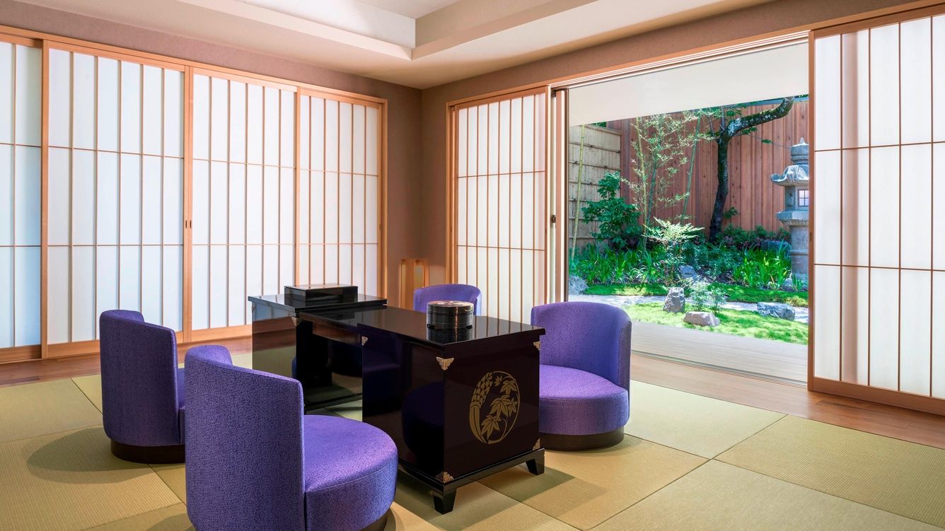 Ukylc suite living hor wide