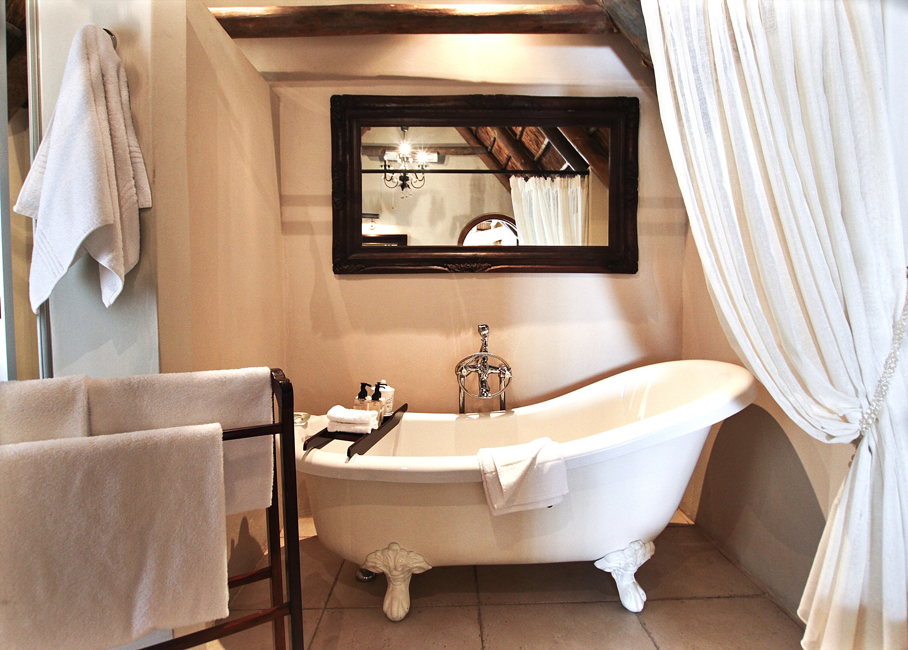 Hunter's Garden Suite Bath
