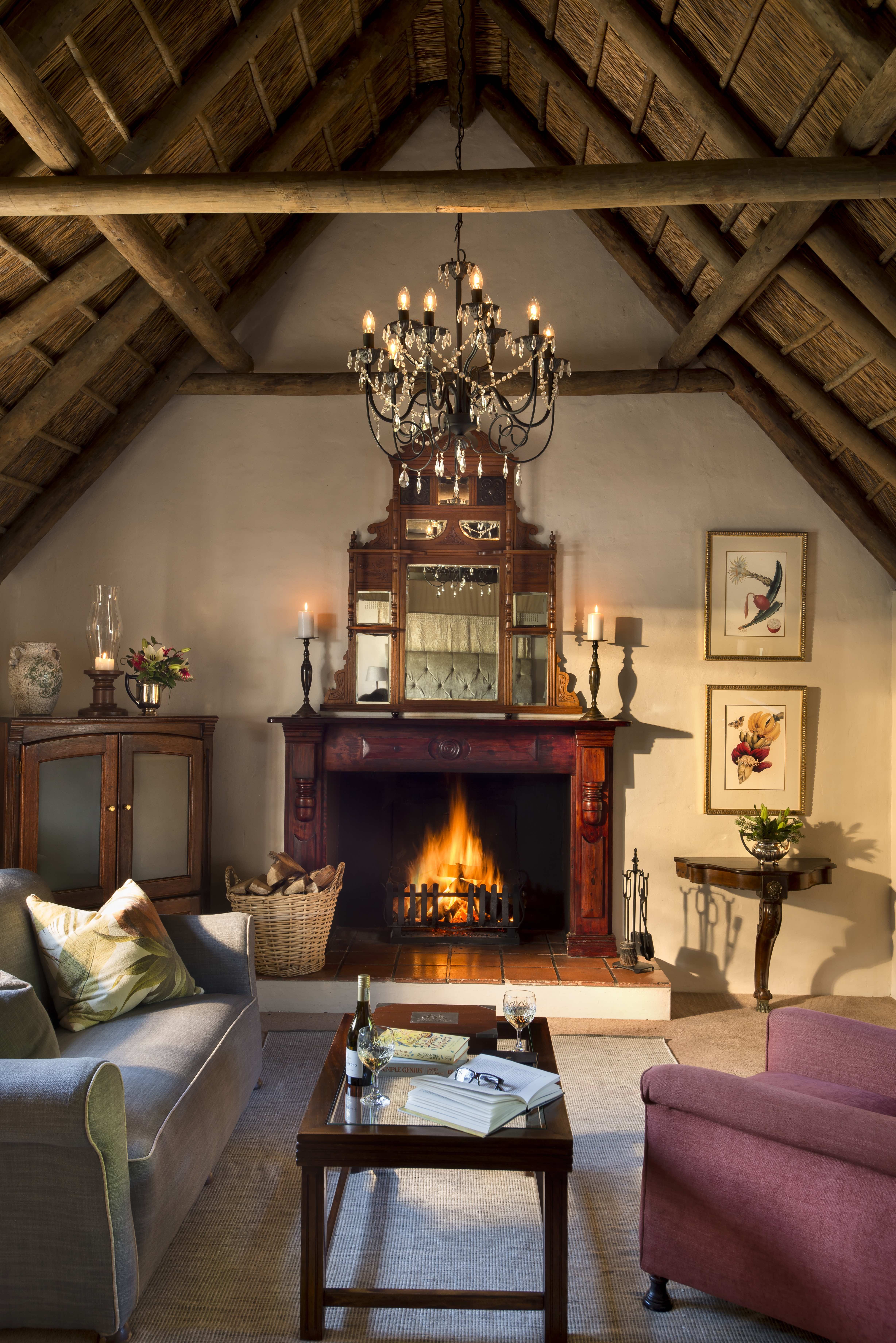 Hunter's Garden Suite Lounge:Fire Place