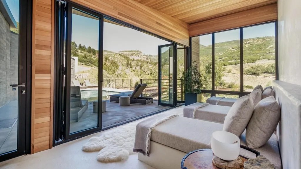 bsk resort gallery spa sunroom 1024x576
